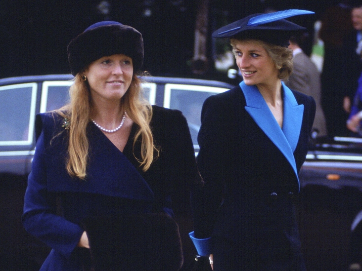 Герцогиня Йоркская и принцесса Уэльская в Сандрингеме во время рождественских каникул, 25 декабря 1988