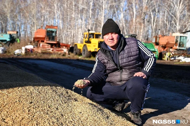 Михаил Величко один из немногих в области, кто занимается и растениеводством и животноводством  | Источник: Кирилл Башинский / NGS55.RU 