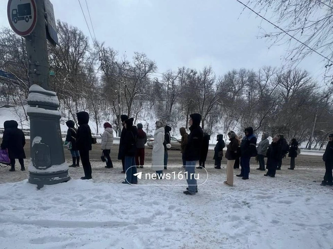 Утренние очереди на остановке 