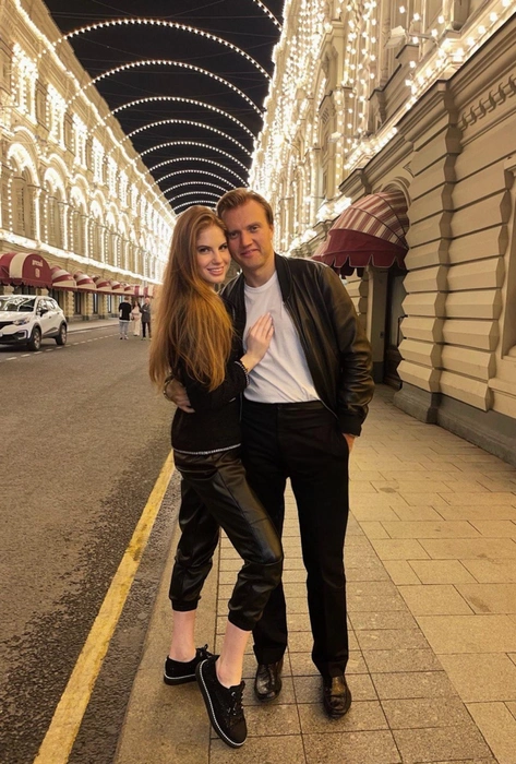 По рассказам Габриеллы, только позже она узнала, что Григорий больше всего любит не свою девушку, а гадалок, которые делают ему приворот на деньги | Источник: gabriella_me / Instagram (экстремистская организация, деятельность запрещена на территории РФ)