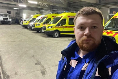 Kurgan Showman Doubles as Ambulance Driver for Five Years