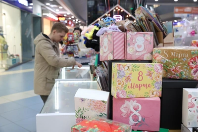 Странные подарки на 8 Марта в Екатеринбурге