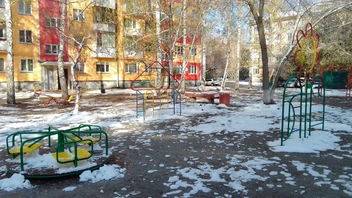Все это изобилие находится на Иванова, 3 | Источник: Читательница НГС Надежда