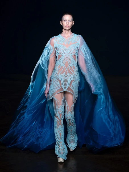 Iris van Herpen | Источник: Iris van Herpen