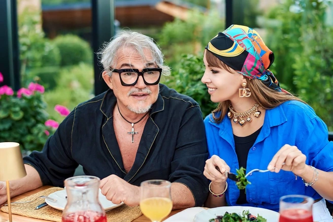 Еще недавно парочка проводила вместе всё свободное время, а теперь разбежалась в разные стороны | Источник: Полина Диброва / T.me