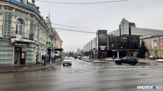 На месте часовни теперь площадь у ТЦ | Источник: Виктор Лучкин / «ИрСити»