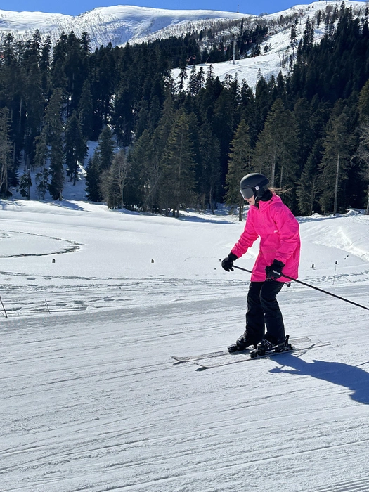 На склонах Архыза всегда так: глаза щуришь не от солнца, а от счастья | Источник: Габриелла Захарова / 26.RU