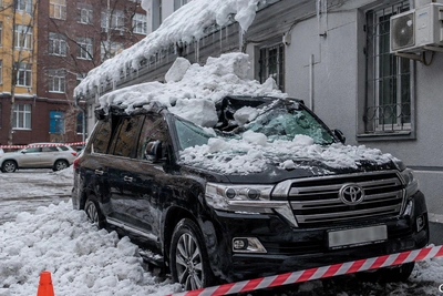 УК на Камчатке наказали рублём за снег на крыше