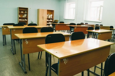 Wind speed factored as nearly 100 schools close in Saratov due to cold