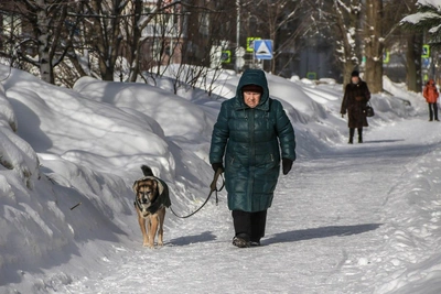 Нижний Новгород в снежных завалах: колено в сугробах и пробки