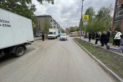 12-летний подросток на электросамокате попал под машину в Новосибирске