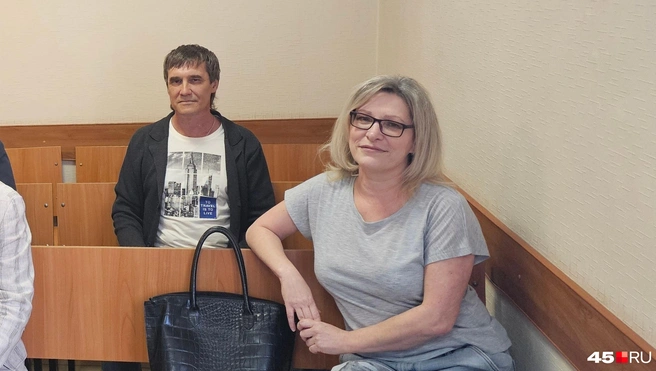Марина Камшилова и ее адвокат Станислав Липовка | Источник: Дарья Никитченко / 45.RU