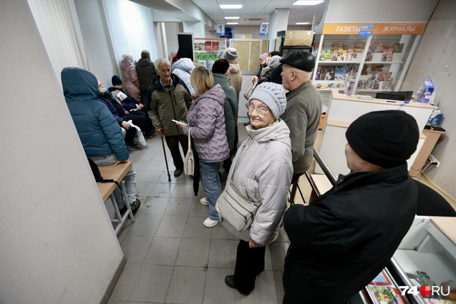 В помещении не меньше 20 человек | Источник: Наталья Лапцевич