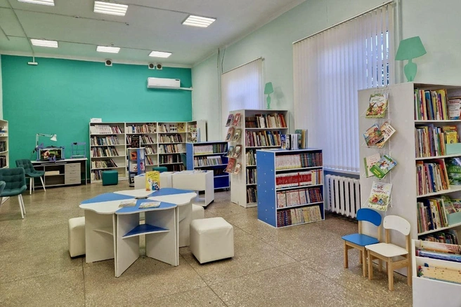 В Таганрогской библиотеке приобрели новую мебель, современное компьютерное и интерактивное оборудование, станцию самообслуживания и пополнили книжный фонд на 1,5 тысячи экземпляров современной художественной и детской литературы | Источник: пресс-служба губернатора Ростовской области