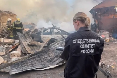 В Липецке после пожара обрушился частный дом