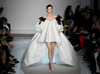 Показ Giambattista Valli весна/лето 2019 Couture, 21 января