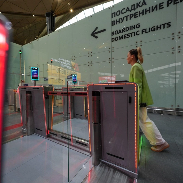 В Пулково началось тестирование посадки на внутренние рейсы по биометрии | Источник: Комитет по транспорту СПБ