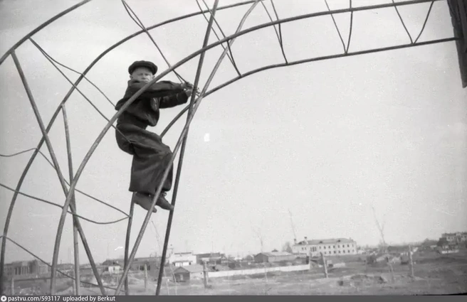 Окрестности нынешнего озера Кирпичка, 1957 год. Даже на специализированных ресурсах практически нет снимков этого места | Источник: Дмитрий Морозов / Pastvu.com 