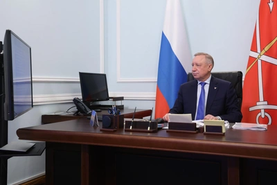 В Петербурге запретили выходить на лёд на два периода