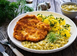Куриные отбивные в сырной панировке: вкусный и сытный ужин всего за 20 минут
