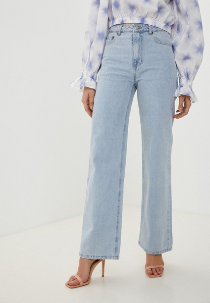 Какие джинсы носить летом 2022: 5 трендовых моделей