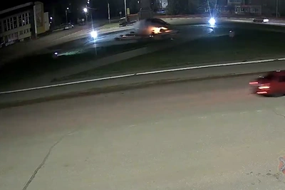 Кроссовер протаранил памятник святому Дмитрию в Камышине