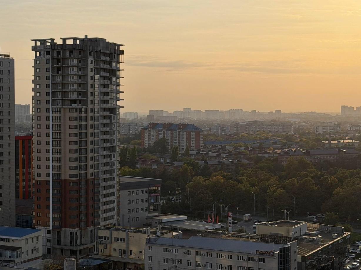 «Мы купили квартиру для своего папы, его уже нет в живых». Почему в Краснодаре 10 лет не могут достроить два ЖК