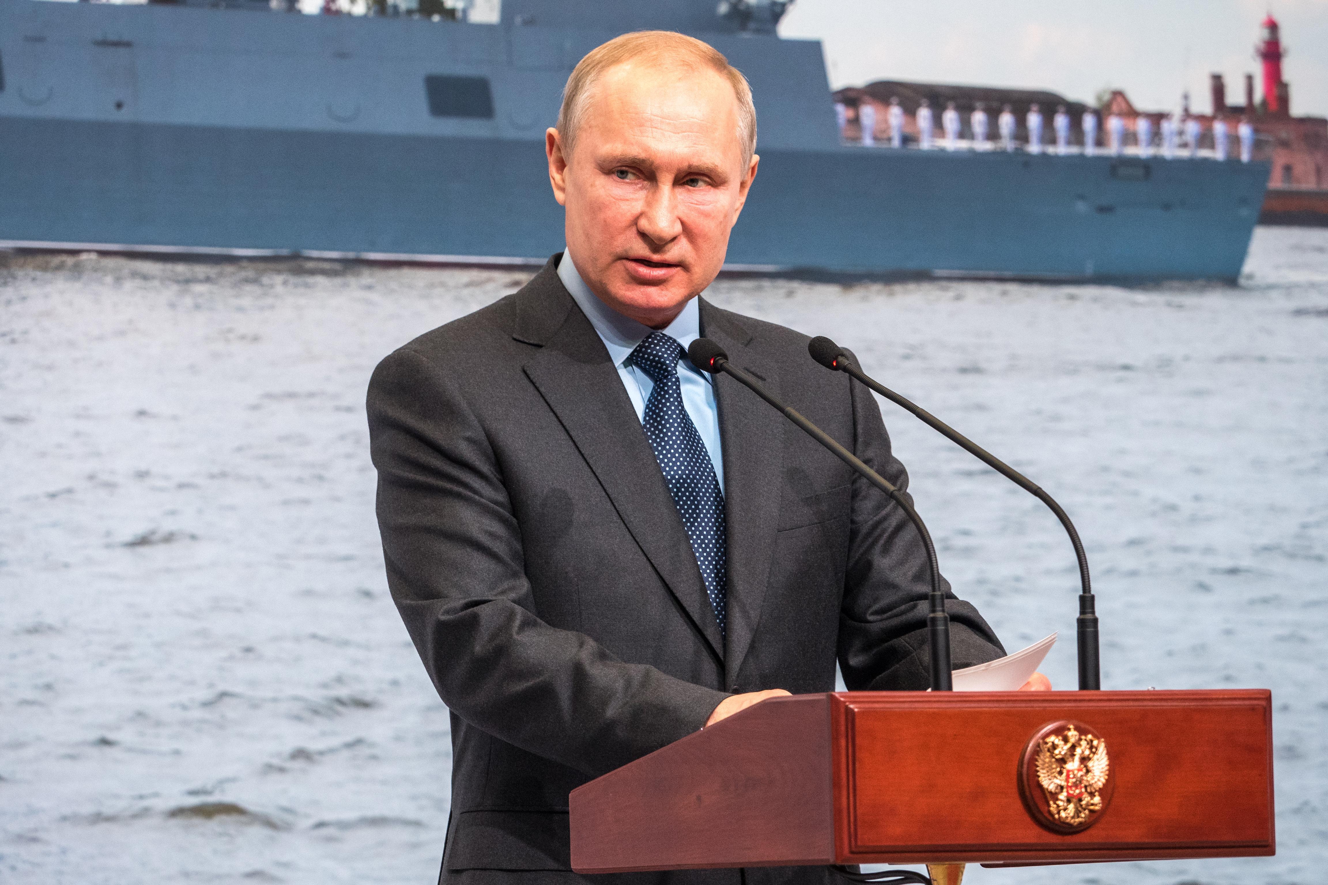 НАТО начало угрожать России с другой стороны: Путин раскрыл, как отреагирует Москва