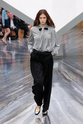 Идеальная база — брюки на осень-зиму 2025/26: лучшие модели у российских брендов Идеальная база — брюки на осень-зиму 2025/26: лучшие модели у российских брендов