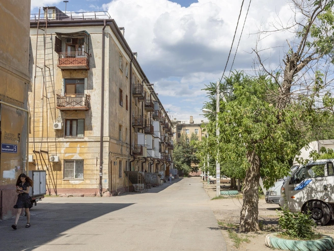 Дома находятся под охраной государства как объекты культурного наследия | Источник: Константин Завриков / V1.RU