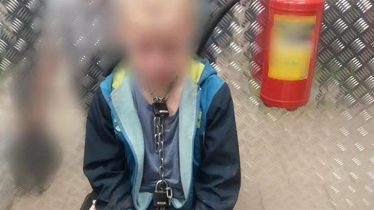 Отец, державший 10-летнего сына на цепи, сядет в тюрьму на 3 года