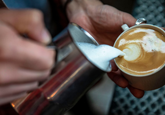 Почему утренний кофе не бодрит (и как его пить правильно)