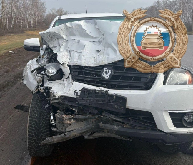 Второй автомобиль также сильно поврежден | Источник: ГИБДД по Саратовской области
