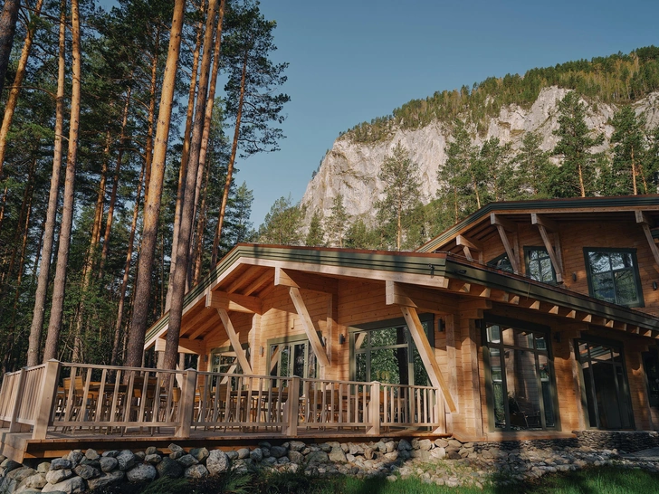 Grand Chalet Altay: как выглядит курорт, где любит отдыхать Ксения Бородина