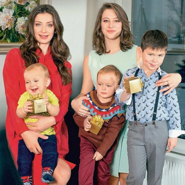 Мария Ситтель с детьми | Источник: Соцсети