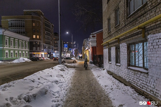 Улица Петропавловская, конечно, не до самого асфальта почищена, но ходить можно | Источник: Тимофей Калмаков