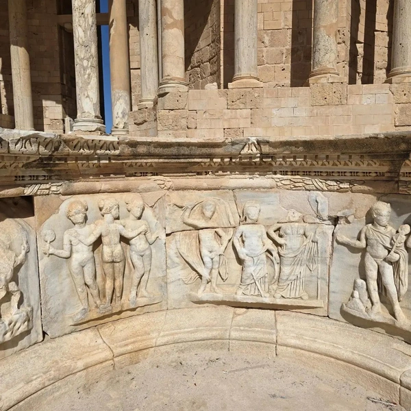 «Городок хоббитов» и подземный дом на 8 семей в пустыне: россиянин рассказал, зачем стоит лететь в Ливию