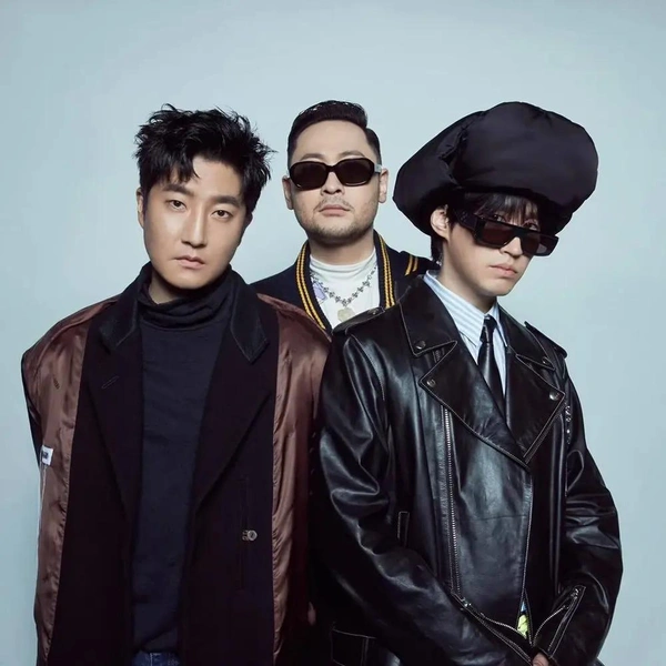 Не рофл, а мечта: Epik High напомнили, почему у них до сих пор нет своего лайтстика