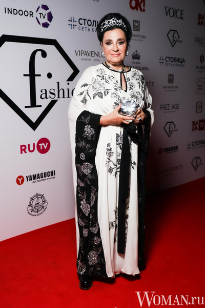 Винер стала легендой спорта, Волочкова — белокурой гейшей: звезды на премии Fashion TV