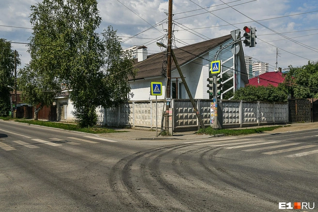 Авторитета застрелили около его дома на Волгоградской, 126 | Источник: Артем Устюжанин / E1.RU