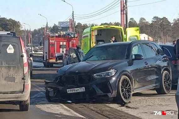 Виновницу ДТП привезли в гараж трахать в очко толпой