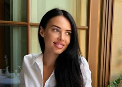 «Вы ведь могли попасть в ДТП»: Решетова позволила 6-летнему сыну от Тимати прокатиться на квадроцикле