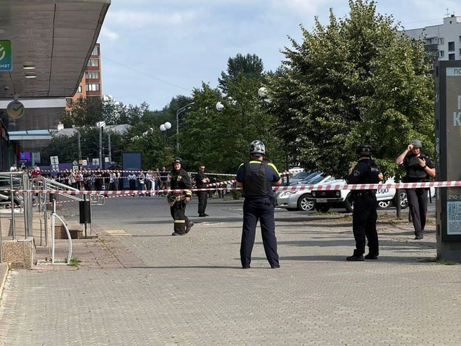 Доступ к зданию для посторонних ограничен | Источник: читатель 74.RU