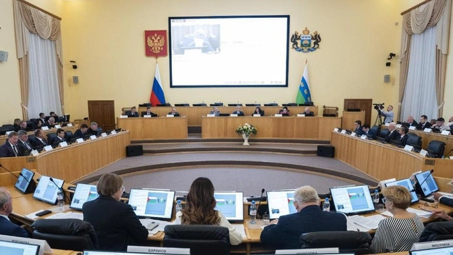 Александр Моор поблагодарил депутатов за активное участие в работе над бюджетом | Источник: Пресс-служба губернатора