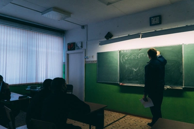 Учитель в Михайловске девять лет платил директору за сохранение работы