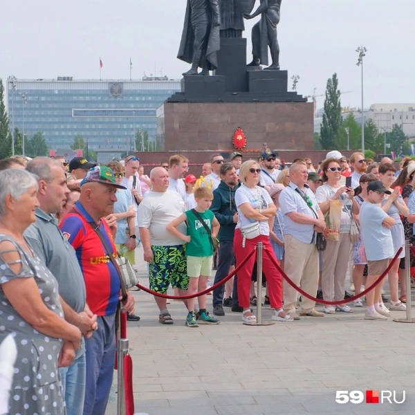 …которую зрители окружили со всех сторон | Источник: Тимофей Калмаков / 59.RU 