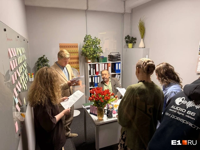 В «Доме печати» заметили популярных актеров | Источник: Дарья Костомина / E1.RU