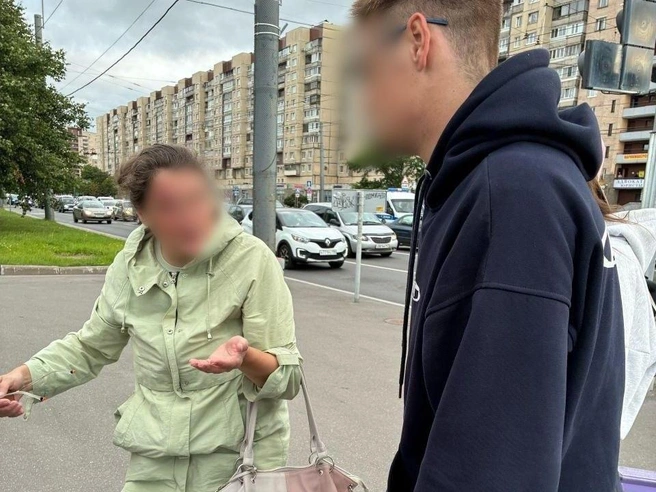 Пара на самокате сбила женщину на проспекте Большевиков | Источник: читатель «Фонтанки»
