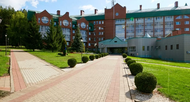 В санатории «Красоусольск» проводит отпуск Радий Хабиров | Источник: Krasnousolsk.ru