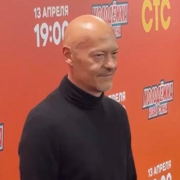 Беременная Михайловская, похорошевший Бондарчук после разрыва с Андреевой, вечно молодая Судзиловская: «Молодежка. Новая смена»